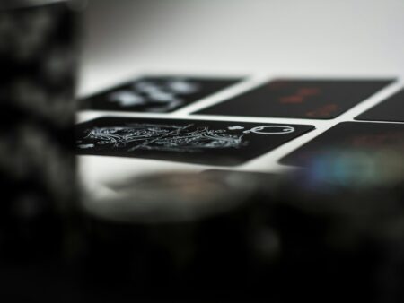 Unterschiede zwischen traditionellem und Online Pai Gow Poker